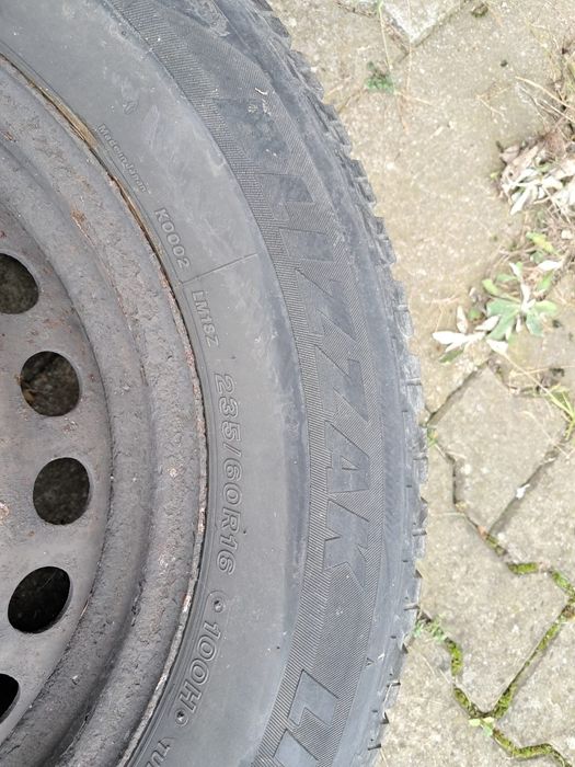 Opony zimowe felgi stalowe 235/60 R16 koła