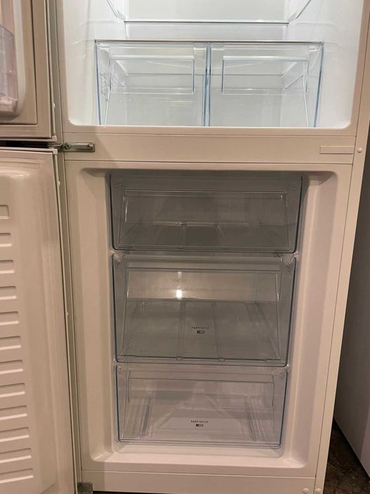 Холодильник швецької марки Electrolux LNT3LE31W1 магазин Технодом