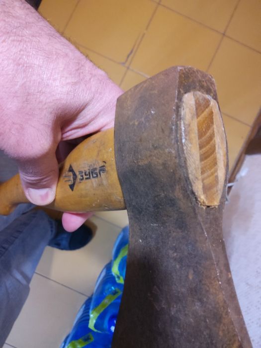 Топорик универсальный.