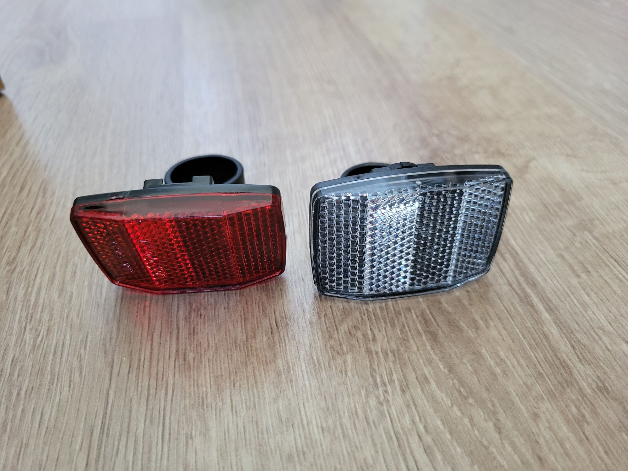 Lampki rowerowe odblaskiem biały czerwony dzwonek