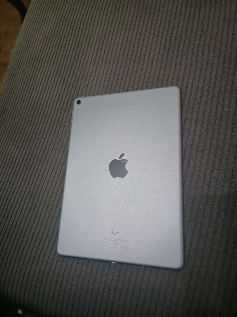 Apple iPad Pro 9.7" 128GB cinza espacial e caneta