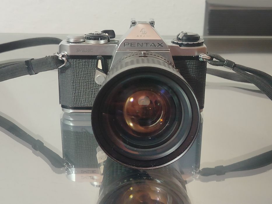 Aparat analogowy Pentax ME + lampa błyskowa