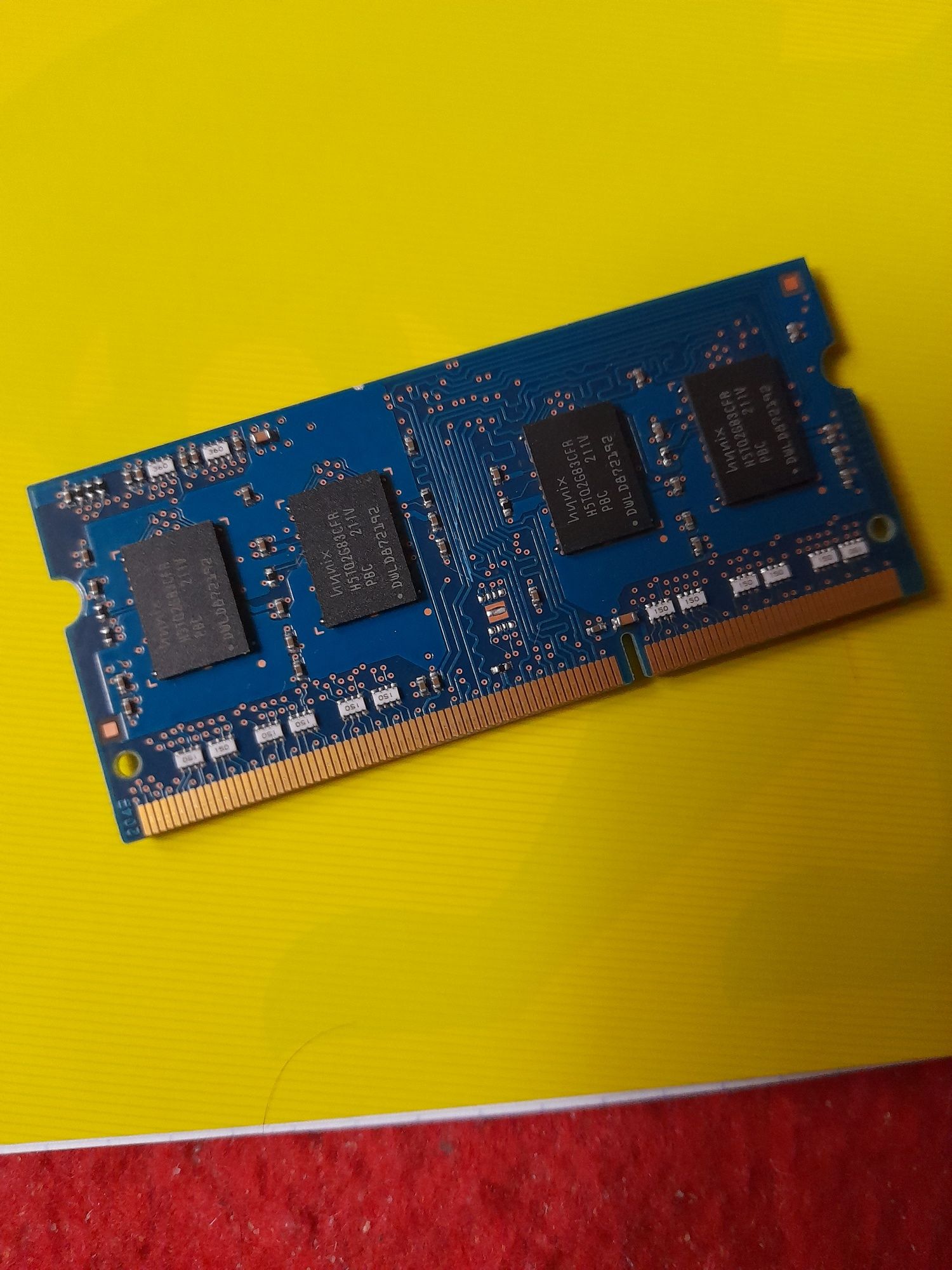 2 GB RAM DDR3 PC3 laptop