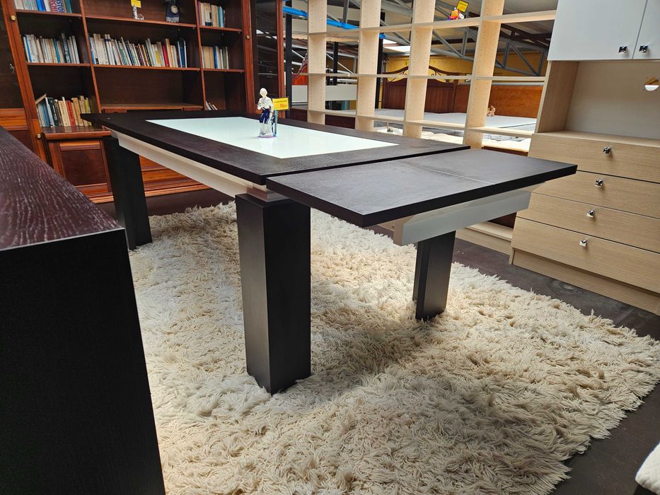 Mesa de sala com acabamento de vidro - Extensível - Muito bom estado