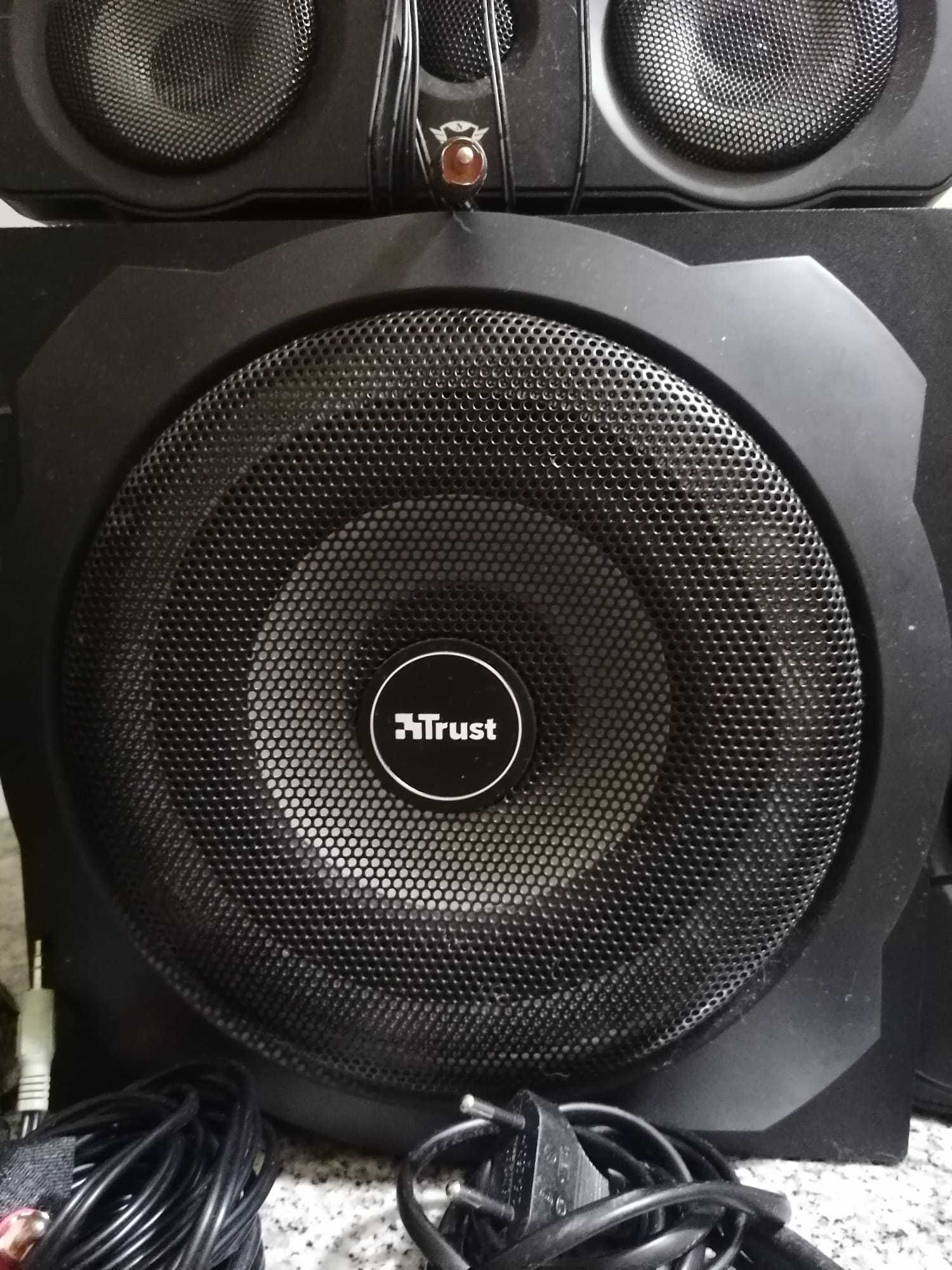 Colunas TRUST gtx 658 Tytan 5.1