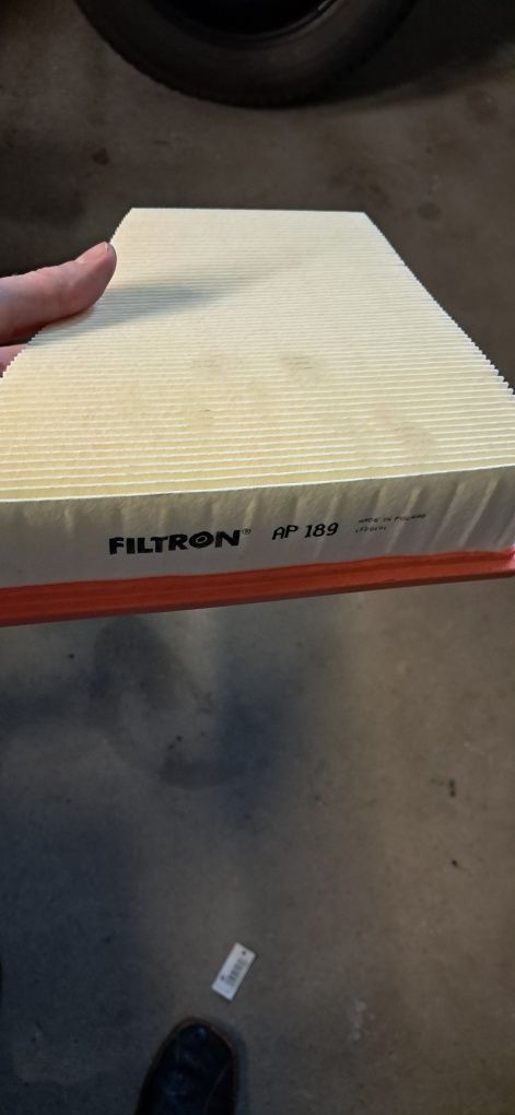 Sprzedam filtr powietrza filtron AP 189