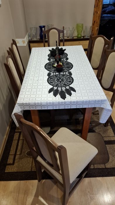 Stół jadalny z 6 krzeseł