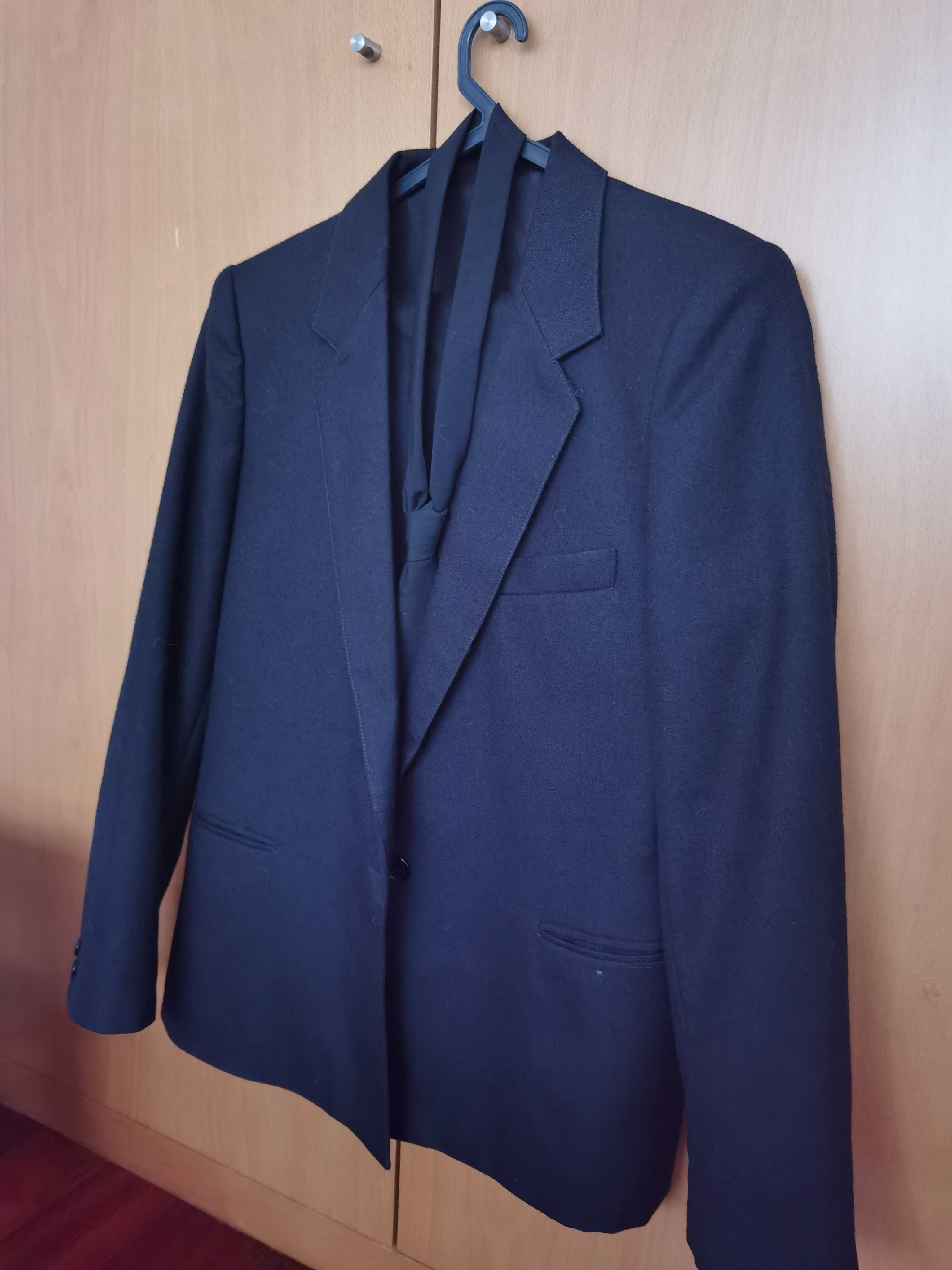 Fato de traje académico