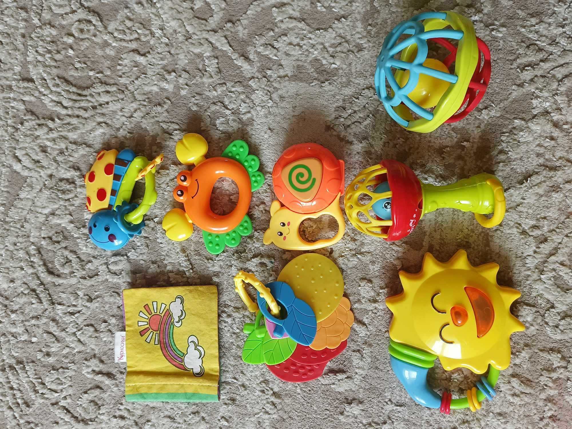 Іграшки для маленьких діток.