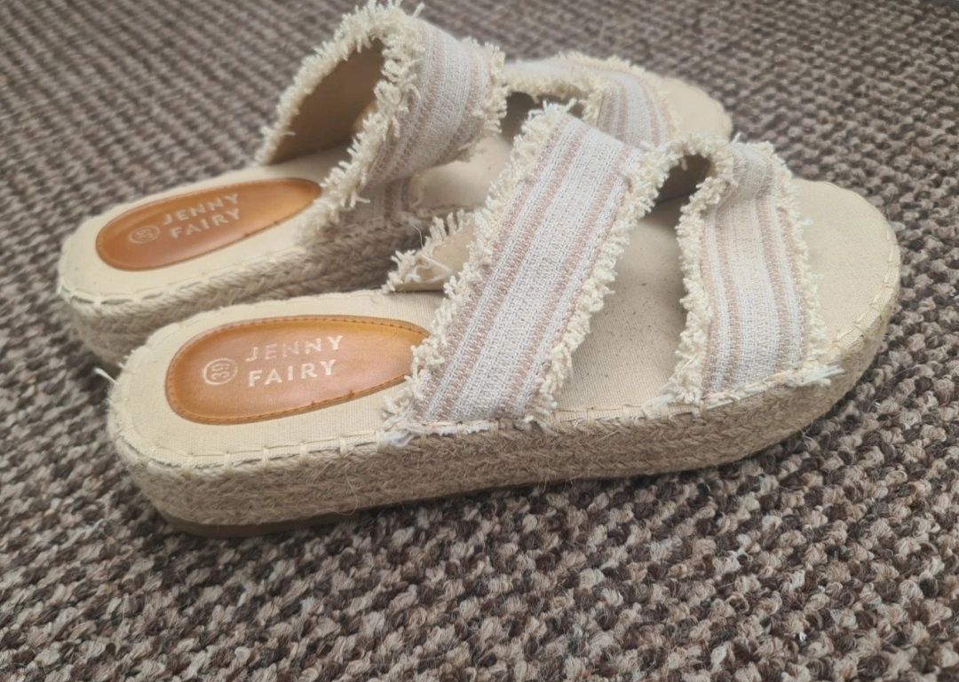 Klapki na sznurku, boho