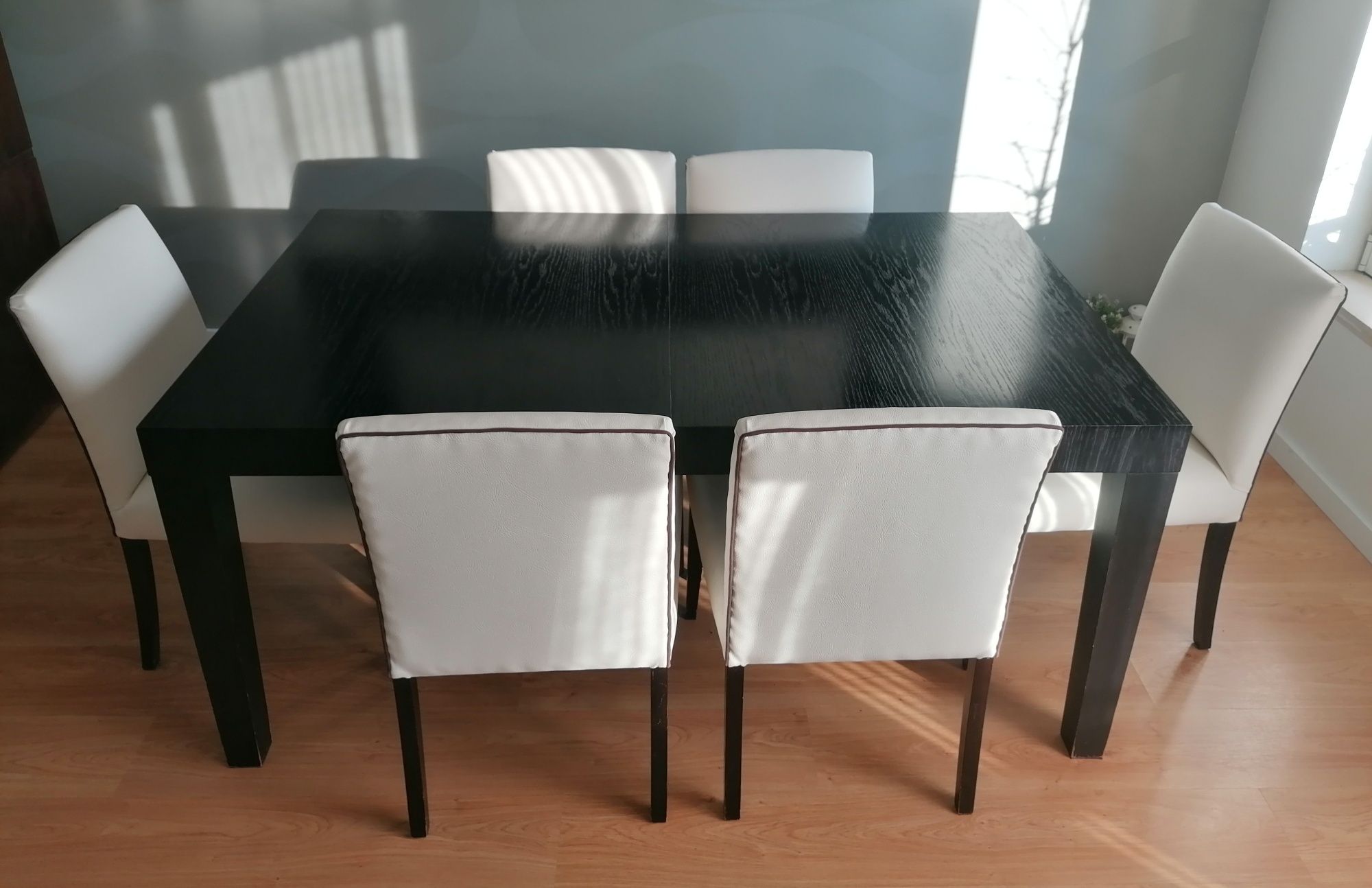 Conjunto Mesa de jantar extensível e 6 cadeiras