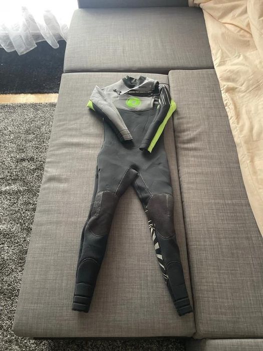 Fatos fatos de surf - Onda e triboard 
Fato triboard - 6/7 a