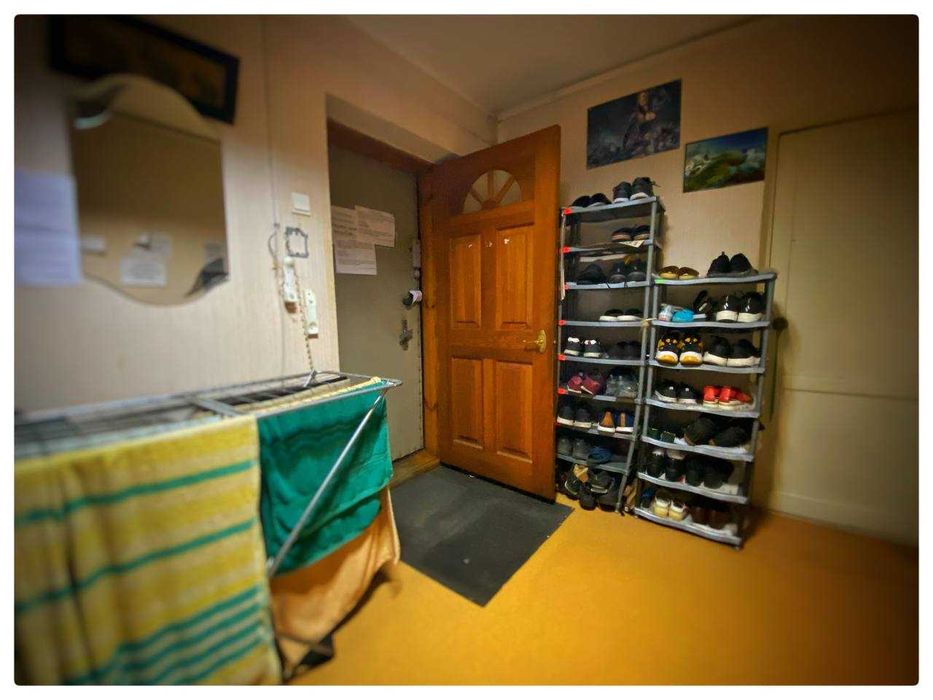 Место в комнате. ст. м. Тараса Шевченко!