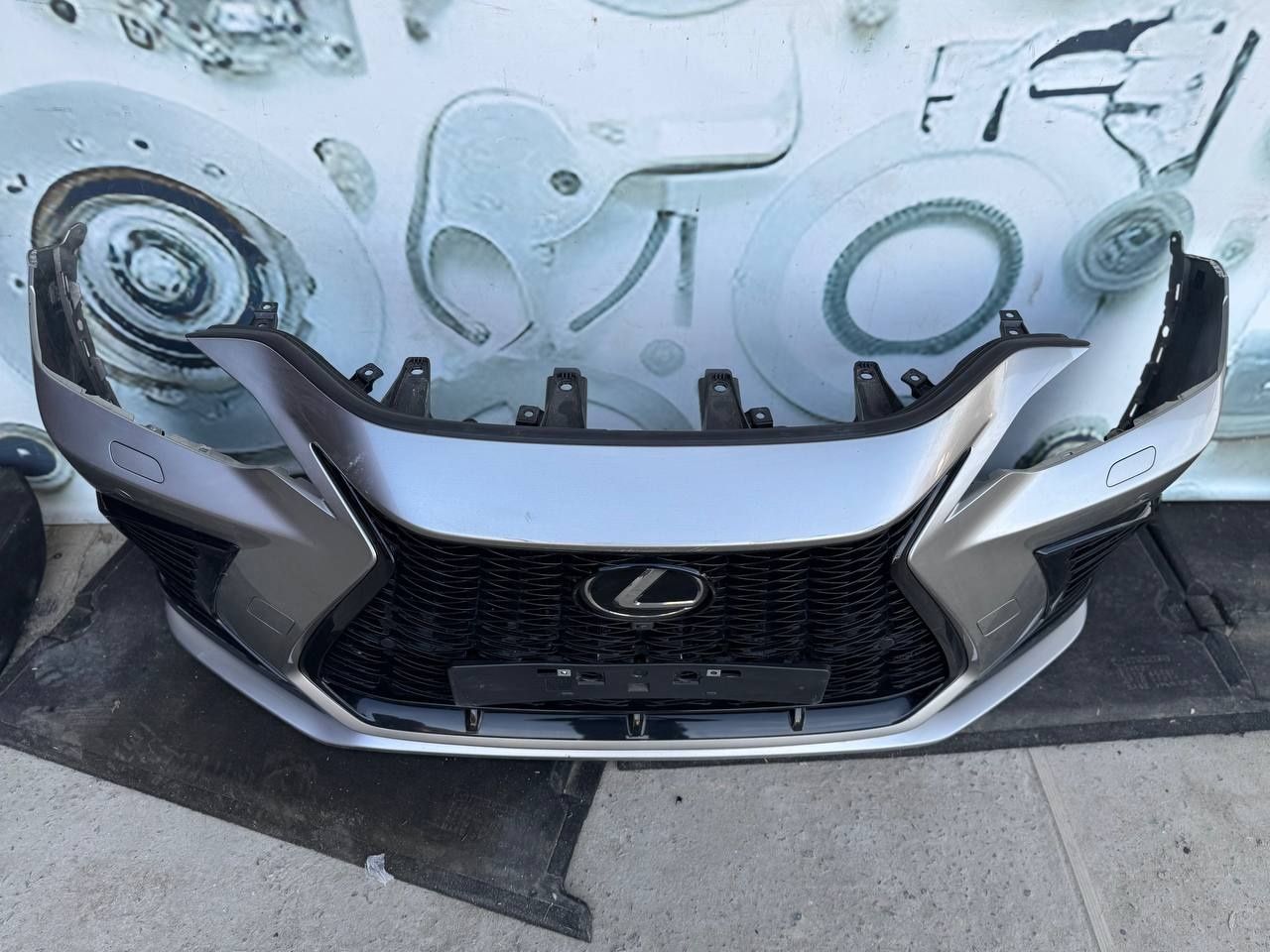 Бампер передній з камерою F-Sport Lexus NX Лексус НХ 22-25 року