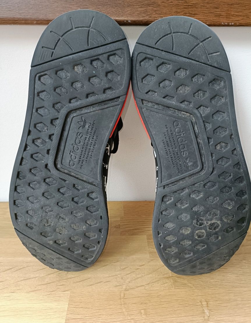 Piękne buty sportowe Adidas Nmd_R1 Shoes Fx6794 rozmiar 40 i 2/3 BDB+!