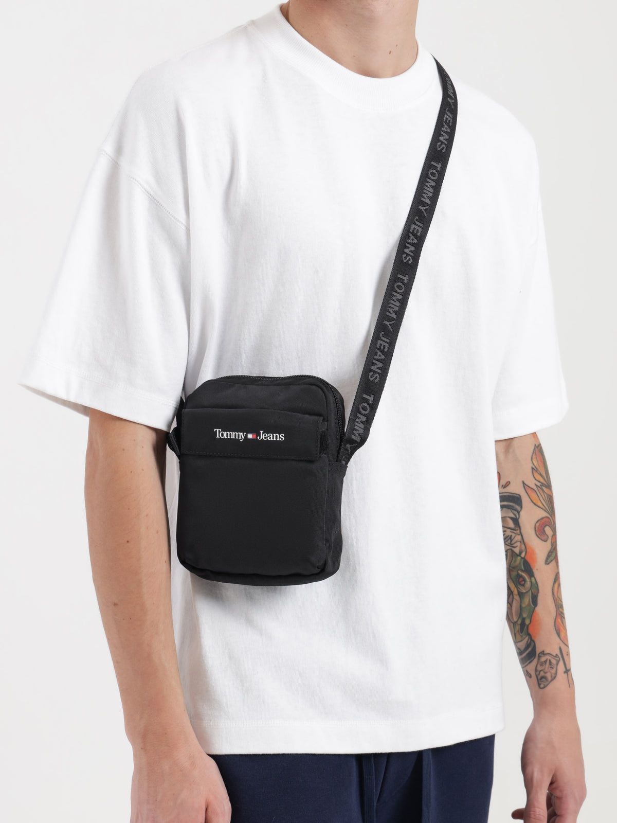 Сумка через плечо из коллекции Tommy Jeans.