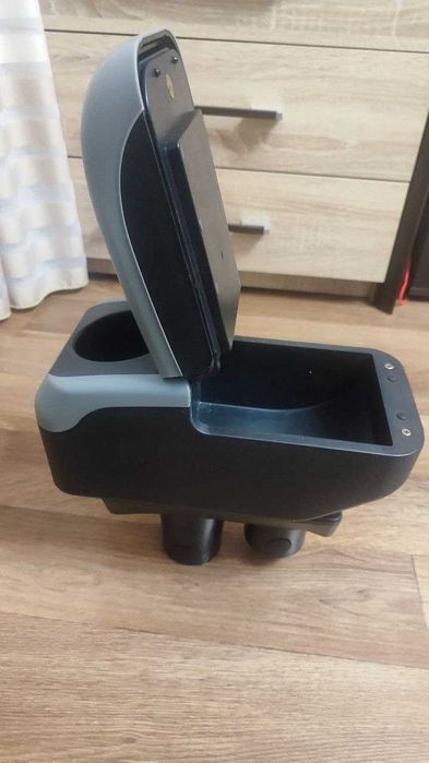 Подлокотник в авто