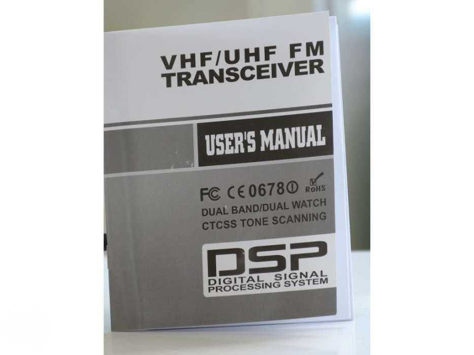 Radio dual band VHF/UHF BAOFENG UV-5R Está novo.
Nunca foi usado.