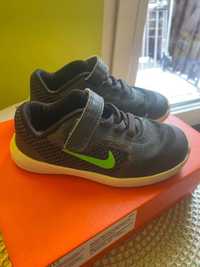 Buty Nike r. 25 15cm