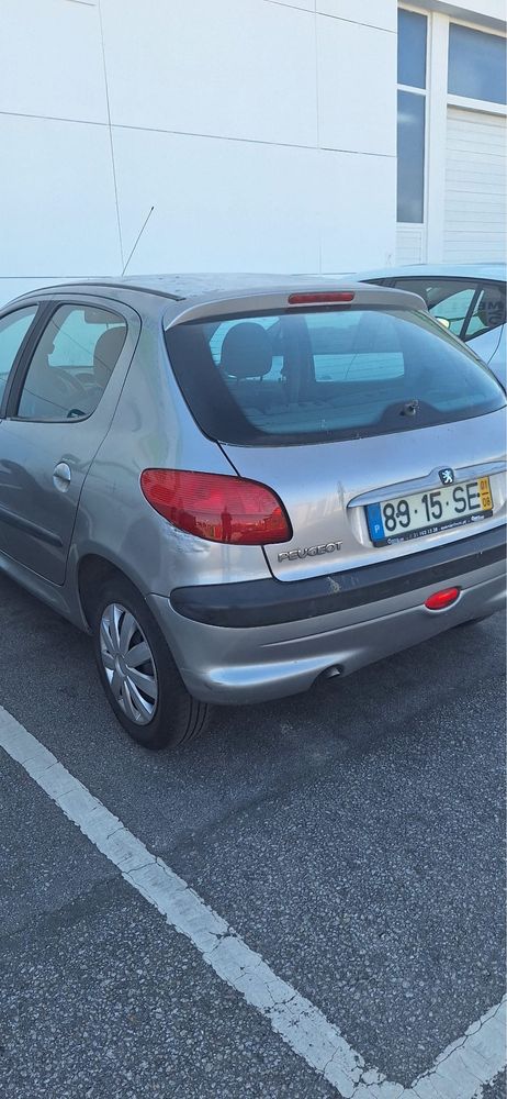Peugeot 206 bem economico