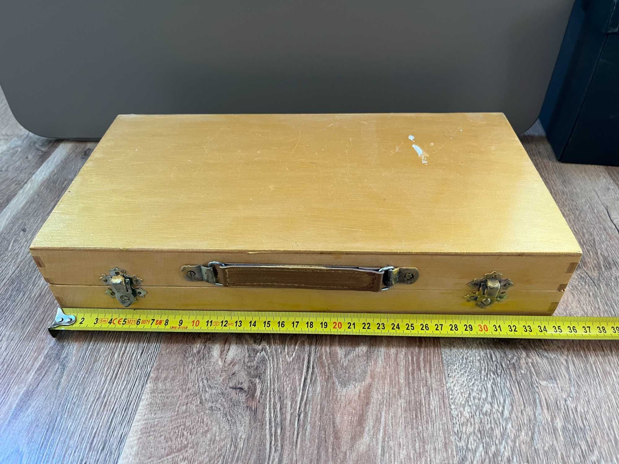 Pudełko drewniane na zestaw malarski szerokość 35 cm, wysokość 7 cm