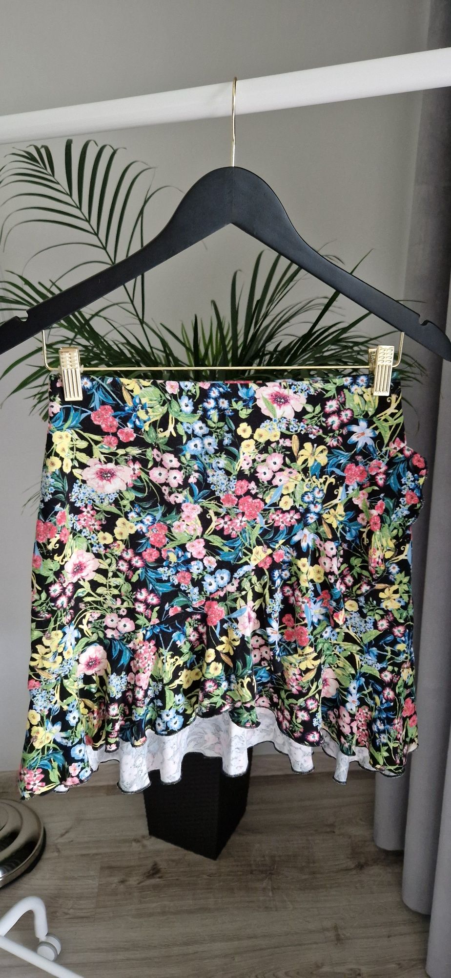 Kolorowa spódnica w kwiaty H&M rozmiar S