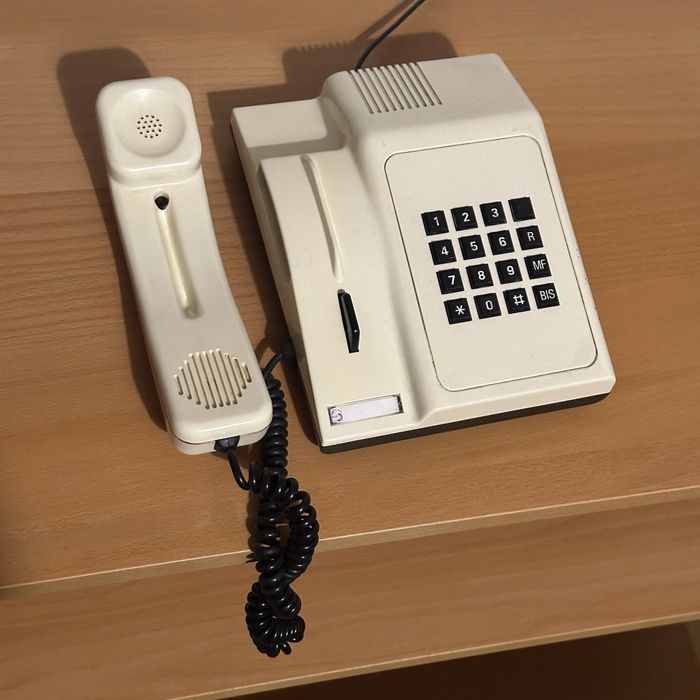 Analog Telephone64564282598914121
