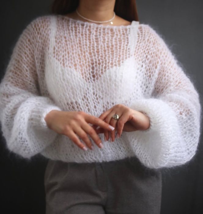 Свитерок - паутинка - ручная работа