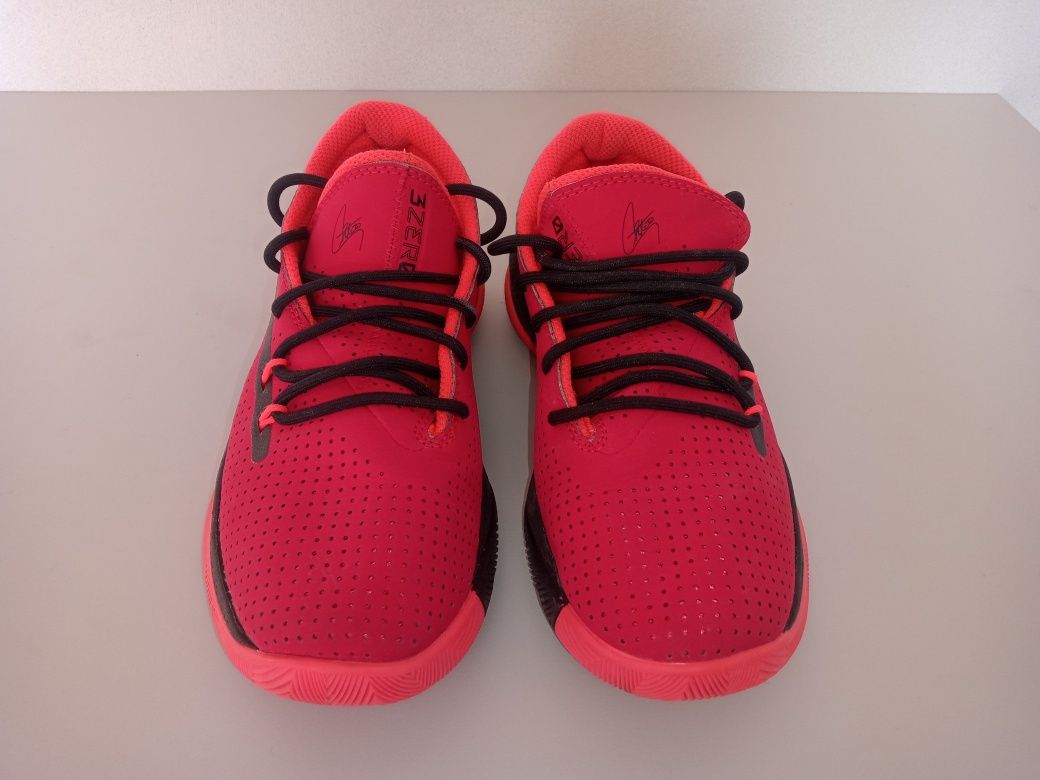 Under Armour nr 33.5--22 cm
