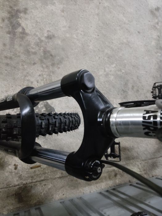 Bicicleta  BTT downhill