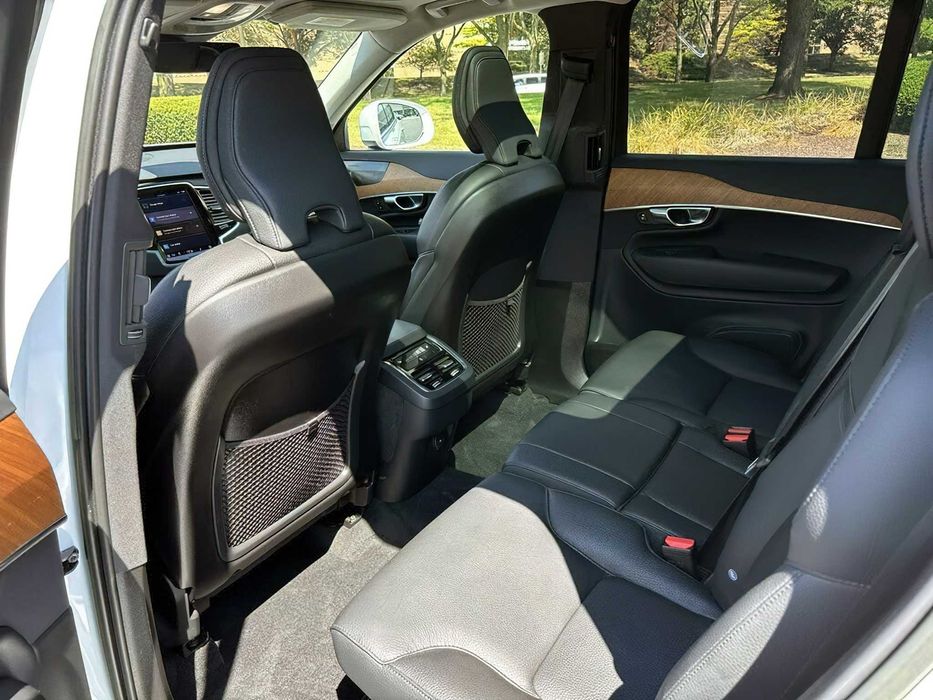 Volvo XC90      2023