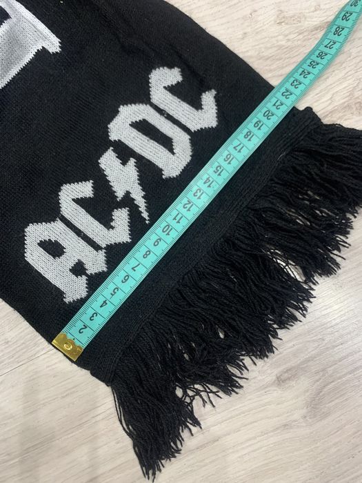 Шарф с логотипом легендарной рок группы