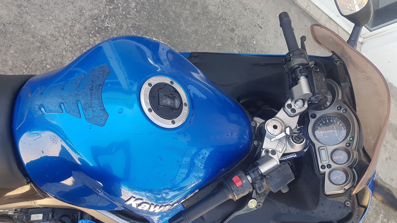 Kawasaki ZZR 1200  Maio 2002  vendo ou troco