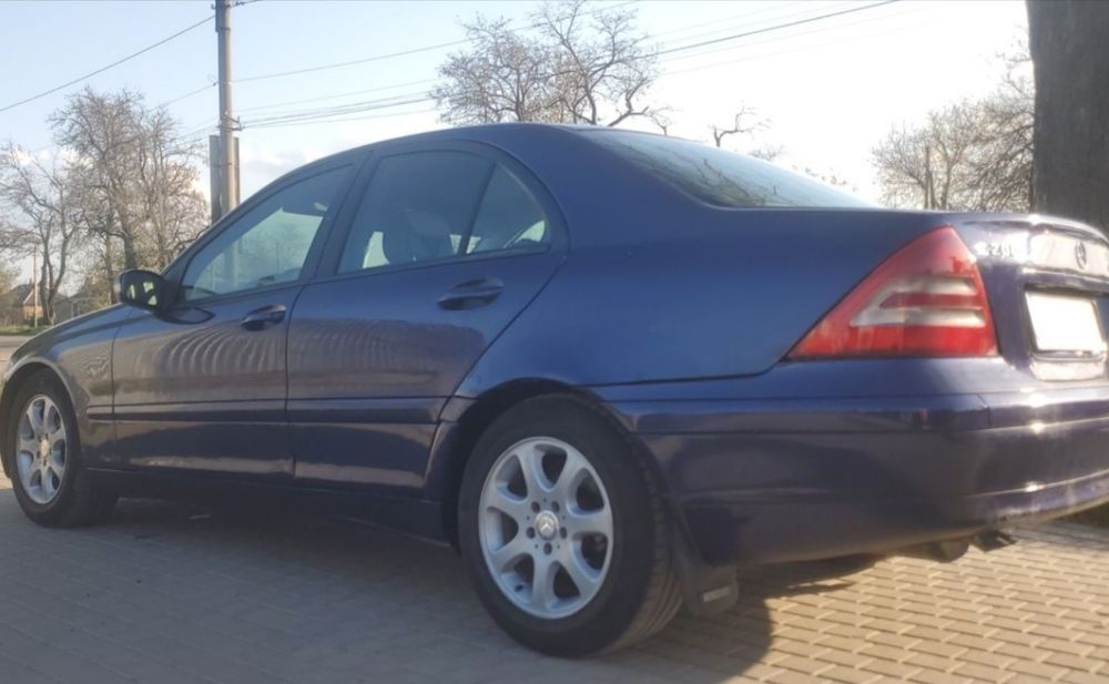 Mercedes-Benz c200 w203 2.0  kompressor