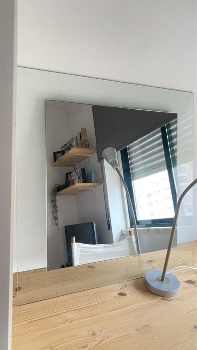 Espelho com Moldura em Vidro