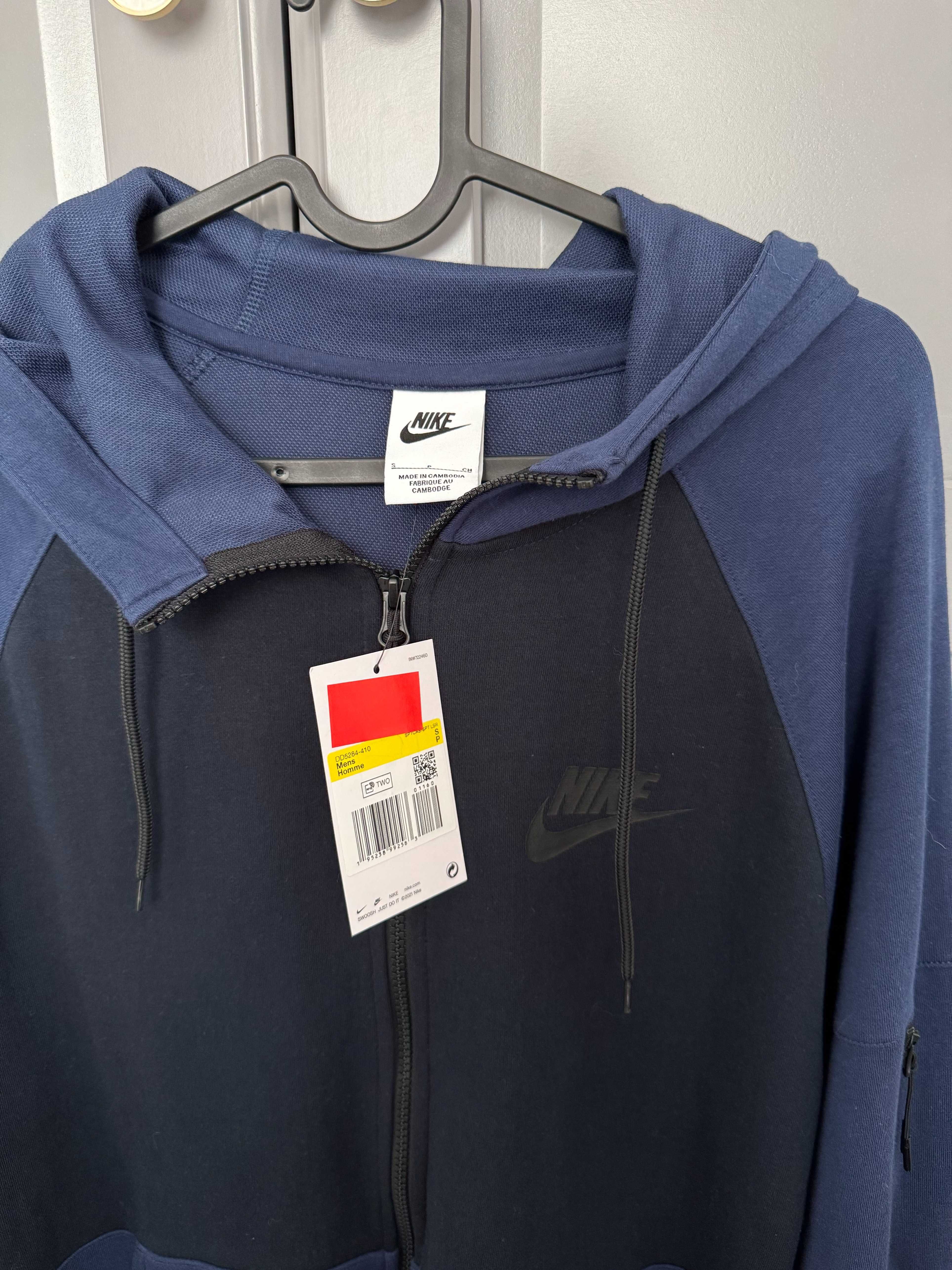 Bluza Nike Tech Fleece granatowa, nowa z metką, rozmiar S