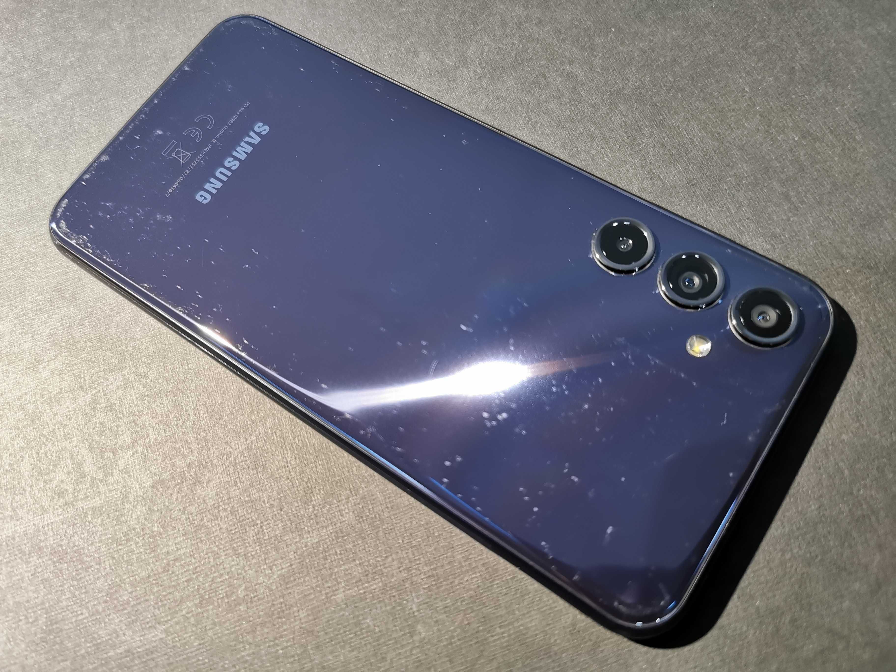 Smartfon Samsung M34 5G ciemny niebieski + case spigen oryginalny bdb