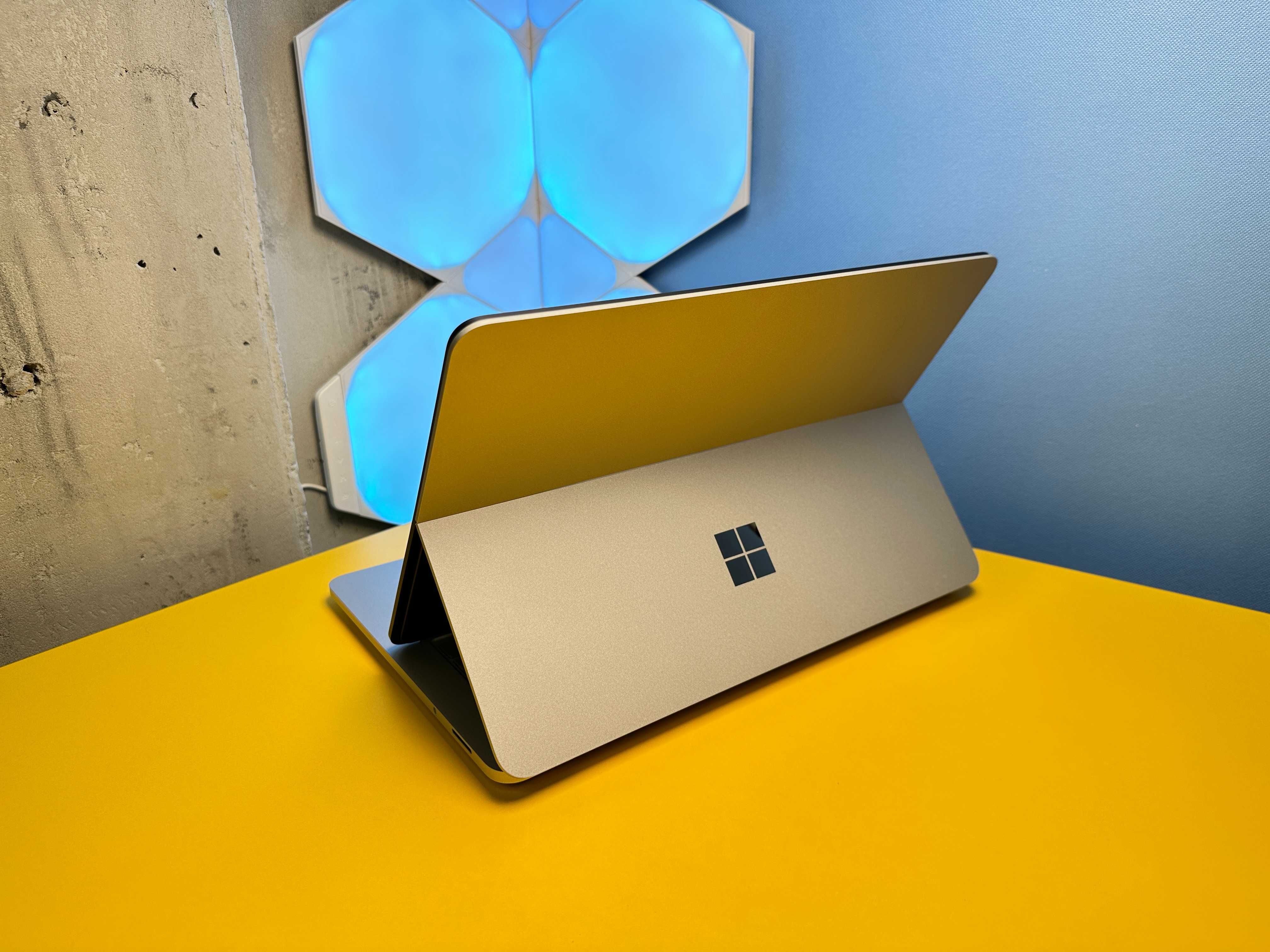 Ноутбук Microsoft Surface 14.4" 9WI-00001 (99328) Б/У З ГАРАНТІЄЮ