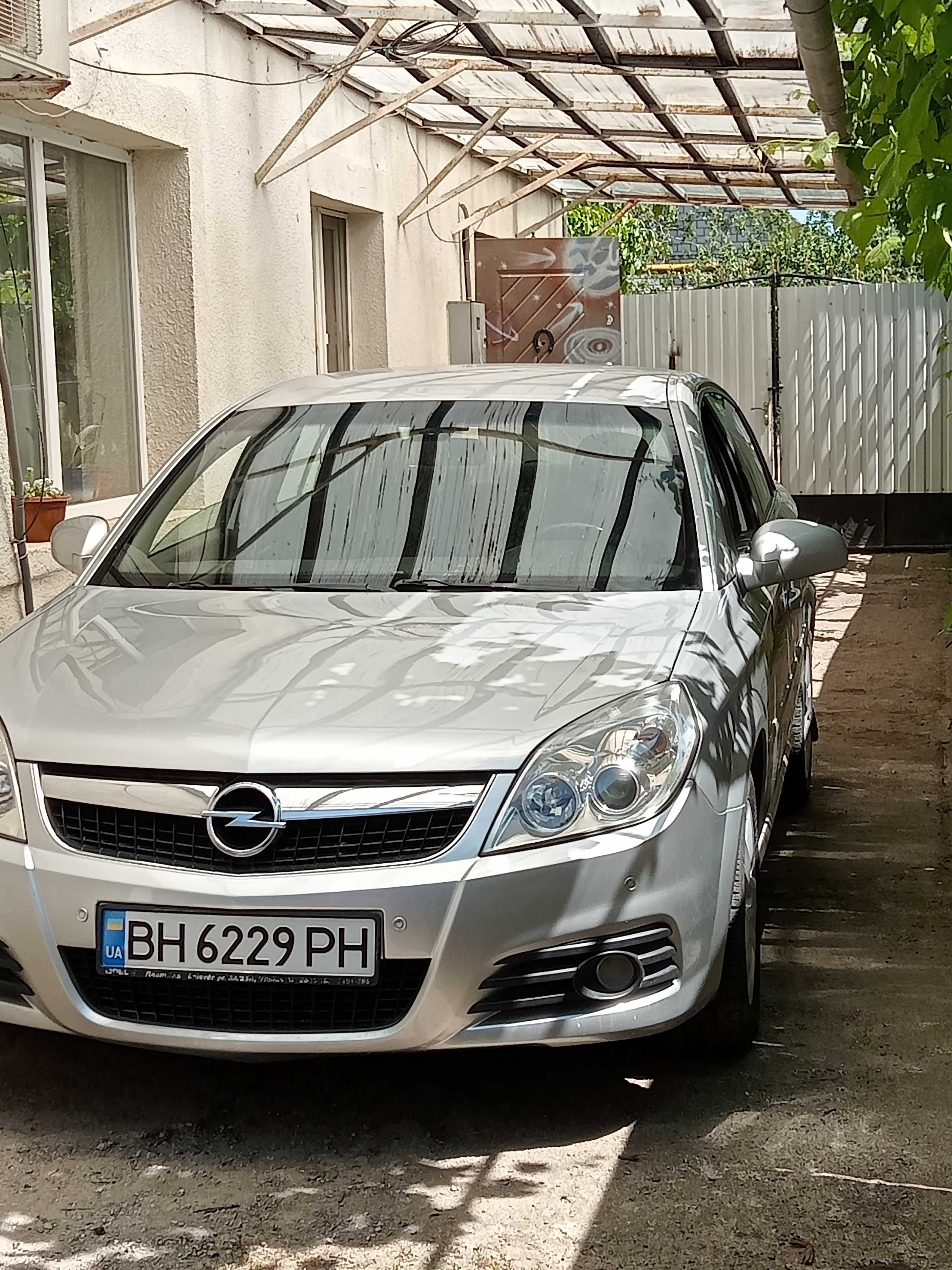 Продам авто Opel 2005год