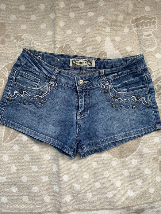 Жіночі джинсові шорти