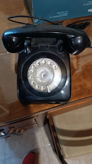 Telefone antigo  preto