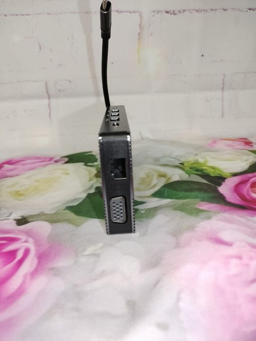 multiport USB-C, który służy do rozszerzania możliwości połączeń