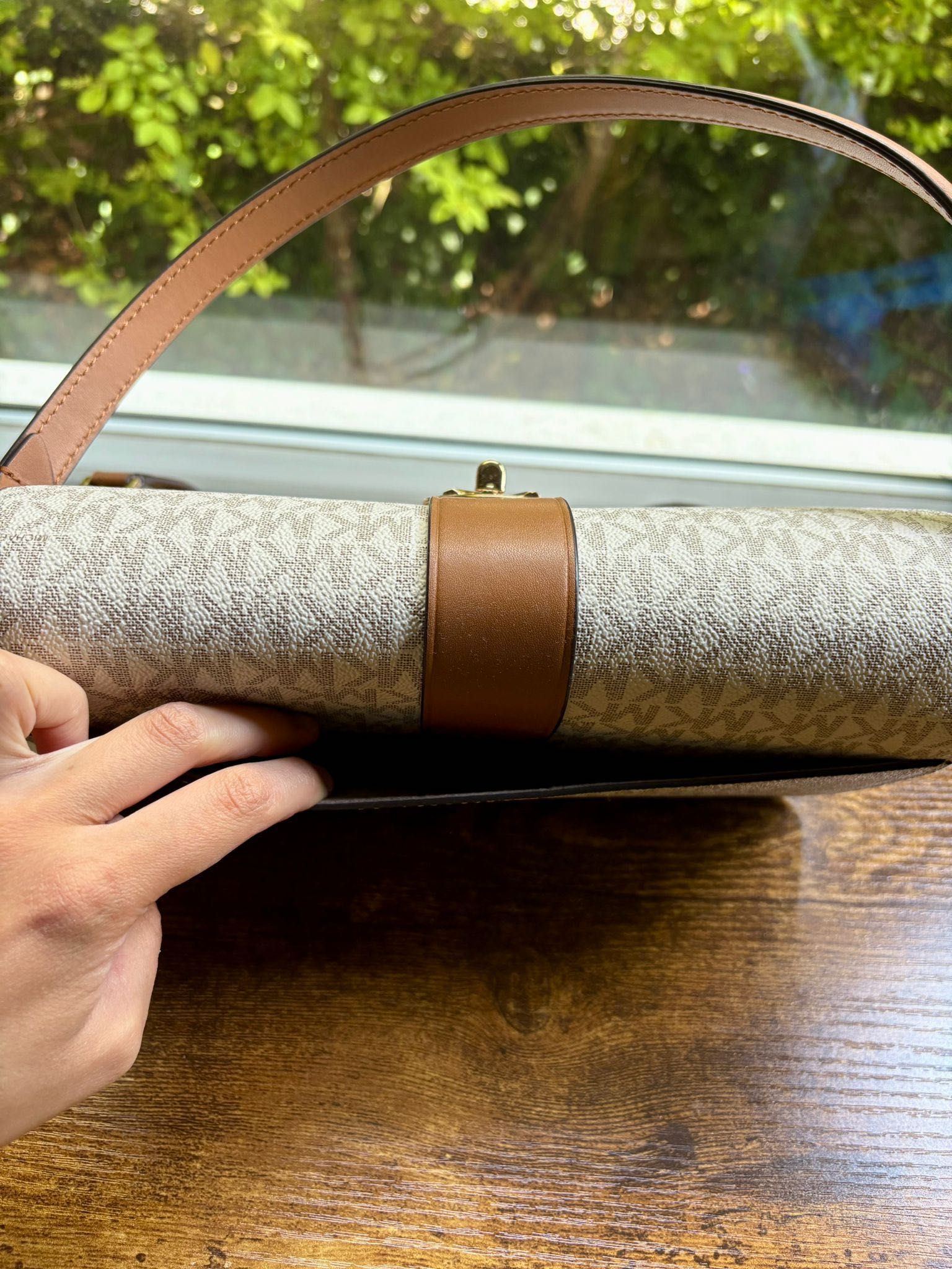 Mala Michael Kors