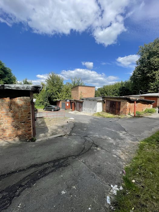 Продаж Гаражу театральна