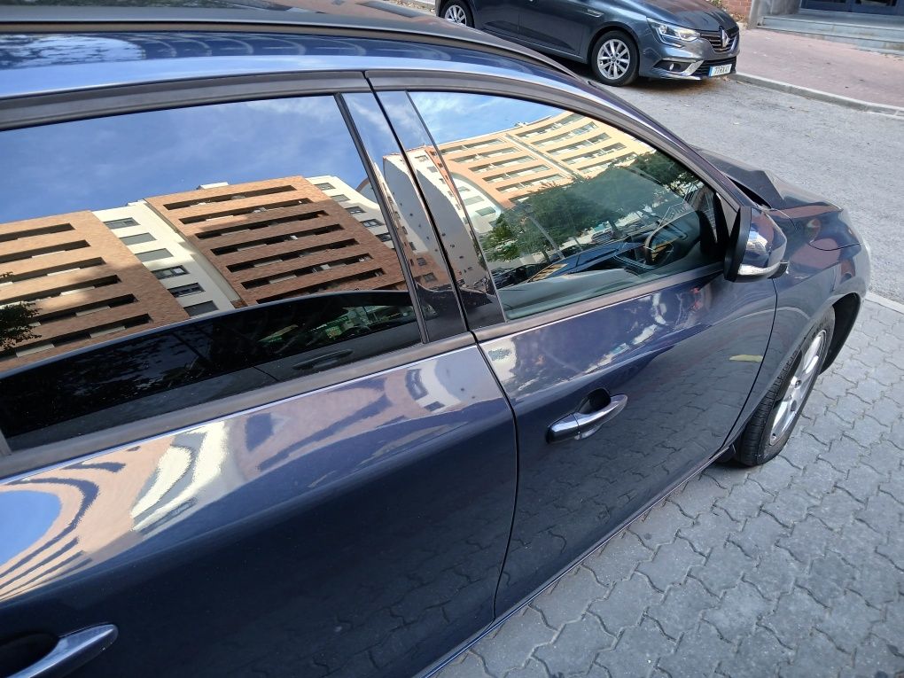 Volvo V60 - 12.500€