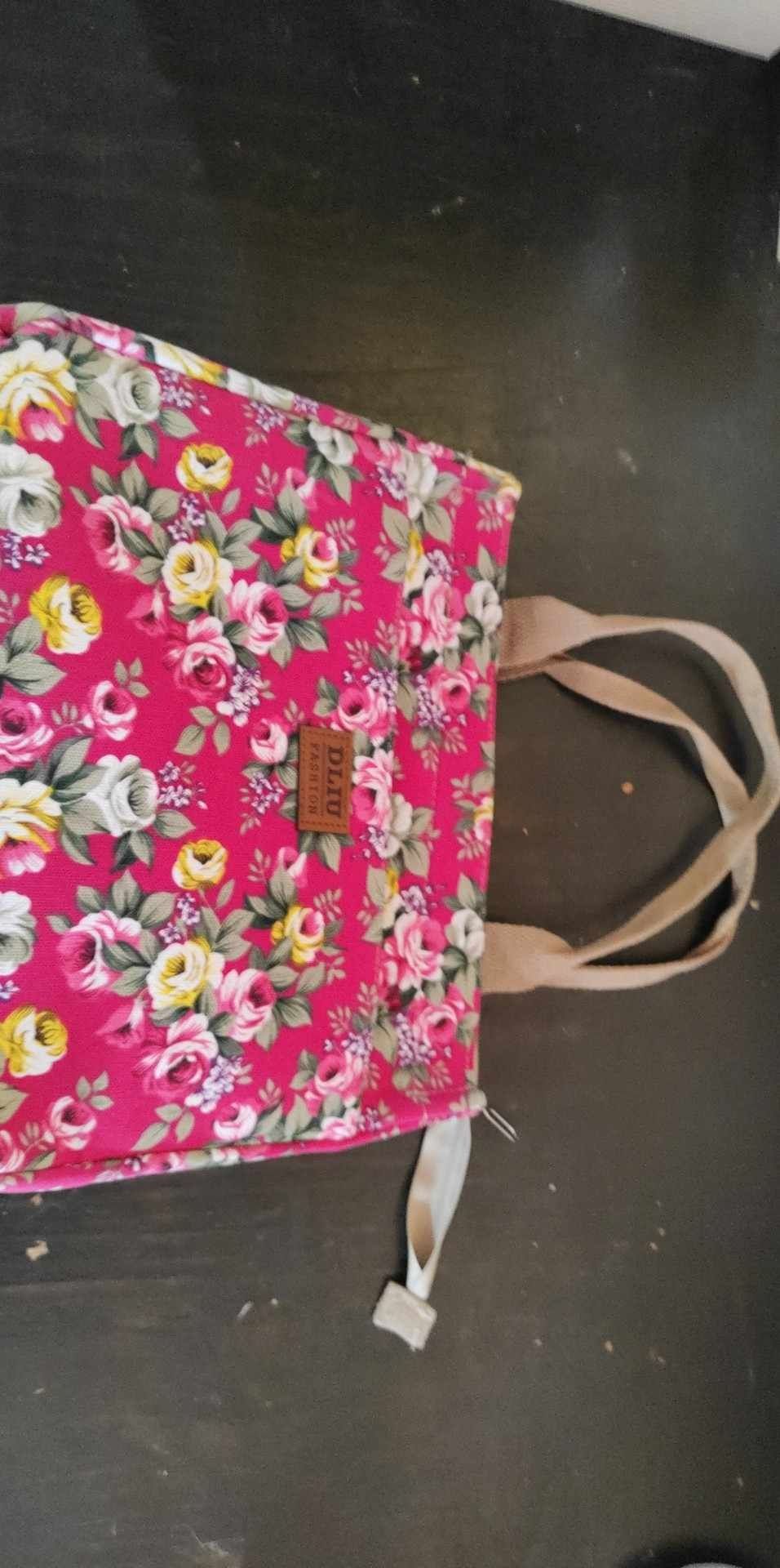Bolsa nova em tecido com fecho