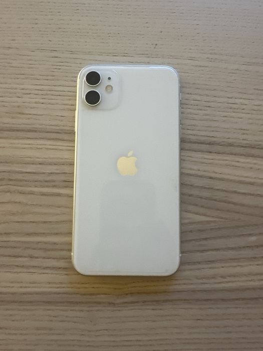 iPhone 11 - 128Gb Branco
