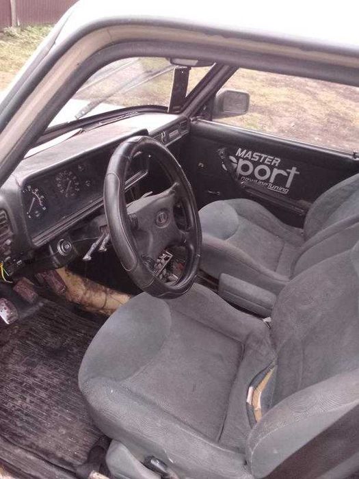 Продам авто в хорошем состоянии не гнилая