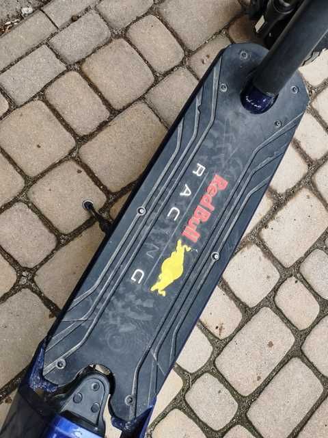 Hulajnoga elektryczna RED BULL Racing 10 PRO