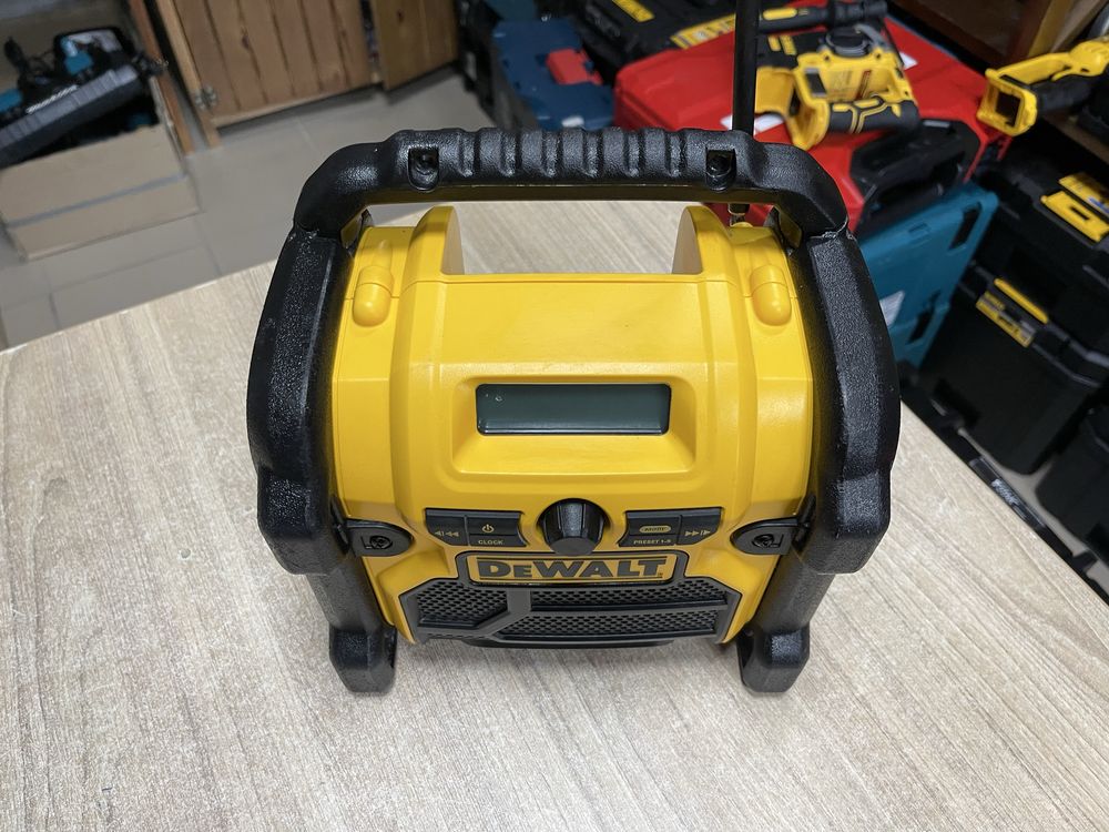 Dewalt DCR019 / будівельне радіо Девольт